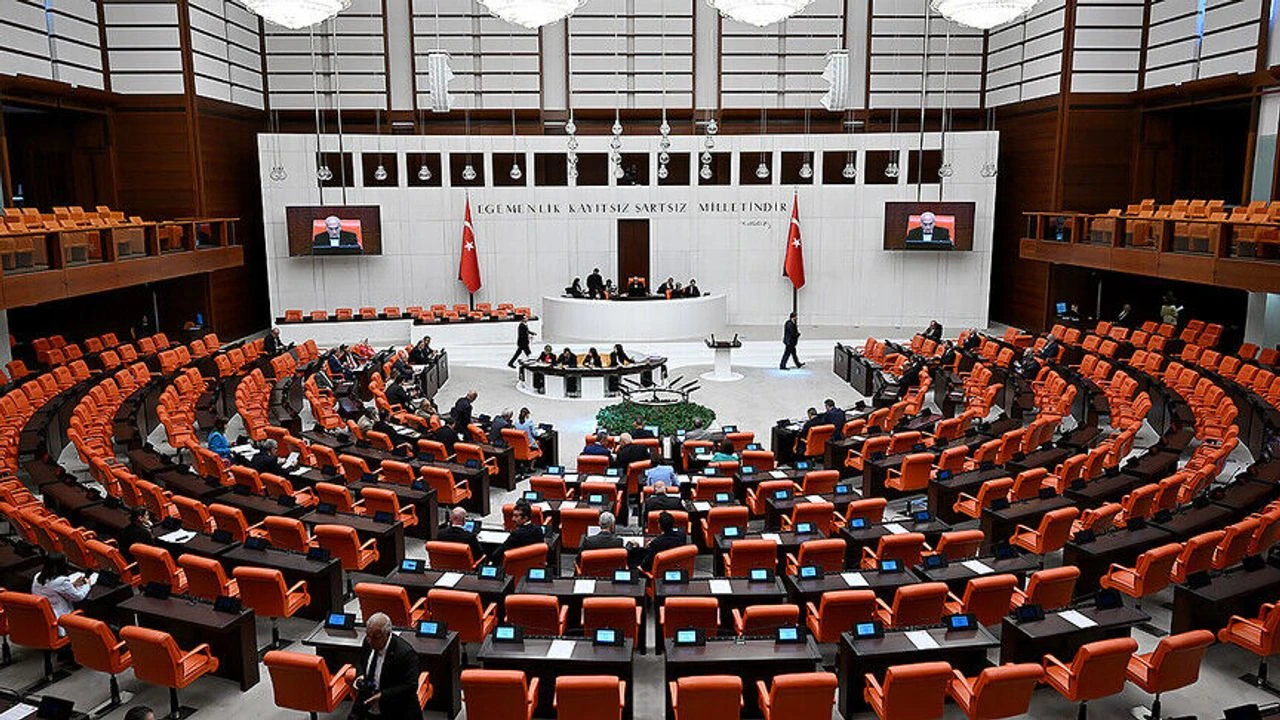 Emniyet Teşkilatı ve basına yönelik düzenlemeleri de içeren kanun teklifi TBMM Genel Kurulunda