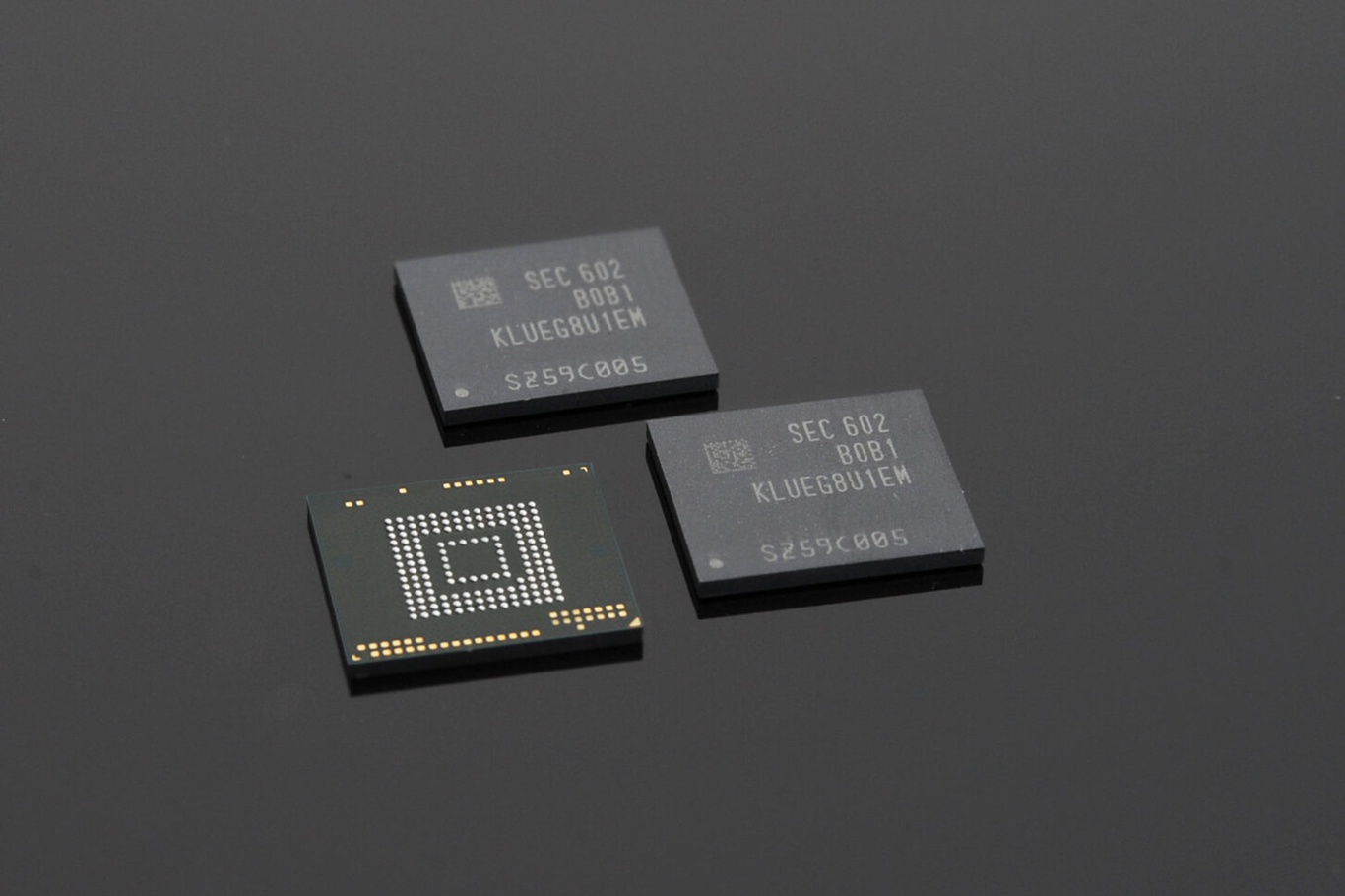 Apple, artan bellek çipi maliyetleri nedeniyle fiyatları artıracak