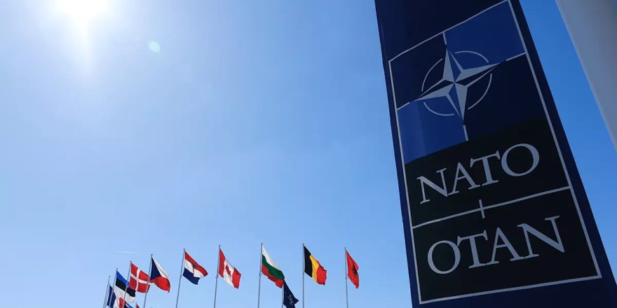 NATO: ABD, Avrupa'daki katkılarını azaltma kararını hemen uygulayacak