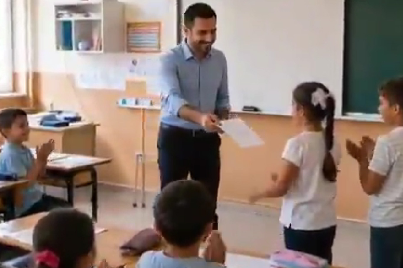 Eğitim-Bir-Sen'den karne günü mesajı