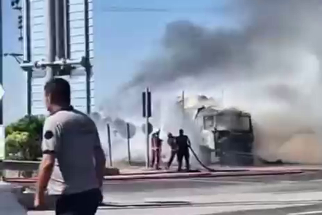 Malatya'da saman yüklü tır bir anda alevlerin içinde kaldı