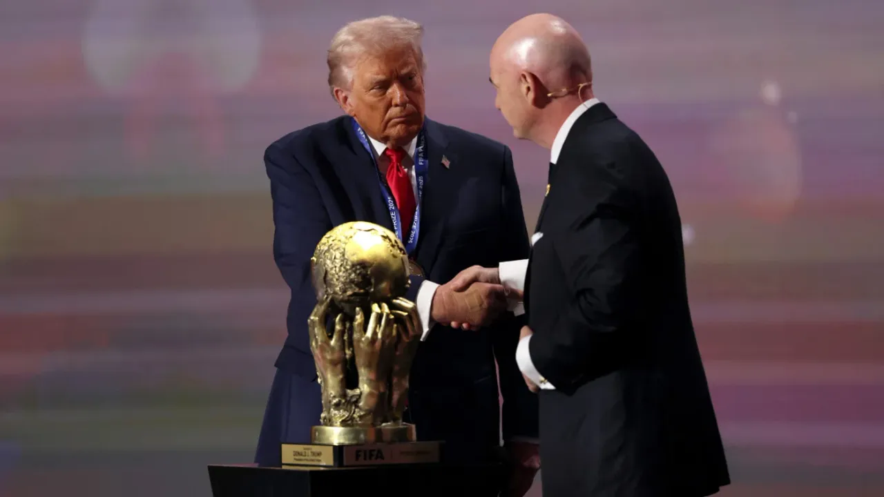 FIFA başkanı futbolu Trump ve israile teslim etti