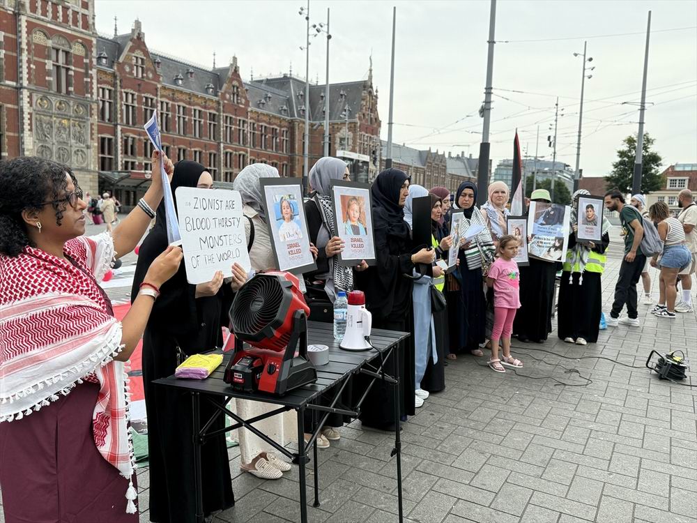 Hollanda ve İsveç'te İsrail'in Gazze'ye saldırıları protesto edildi