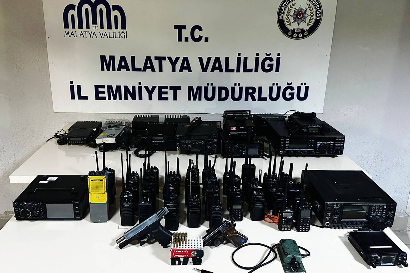 Malatya'da emniyet frekanslarını dinleyen 6 şüpheli yakalandı