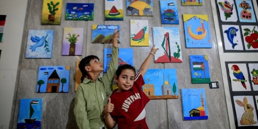 "Gazze Renklerle Konuşuyor"; Filistinli çocuklar umut ve özgürlük özlemini tuvale döktü