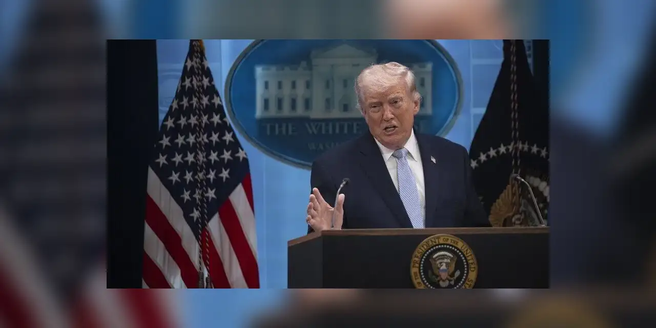 Trump, Hürmüz Boğazı'ndan geçen gemilerden ücret alma planından geri adım attı