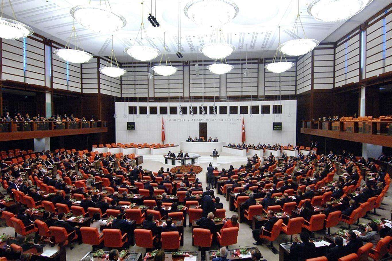 TBMM'de öğrenci affını da içeren kanun teklifinin ilk 13 maddesi kabul edildi