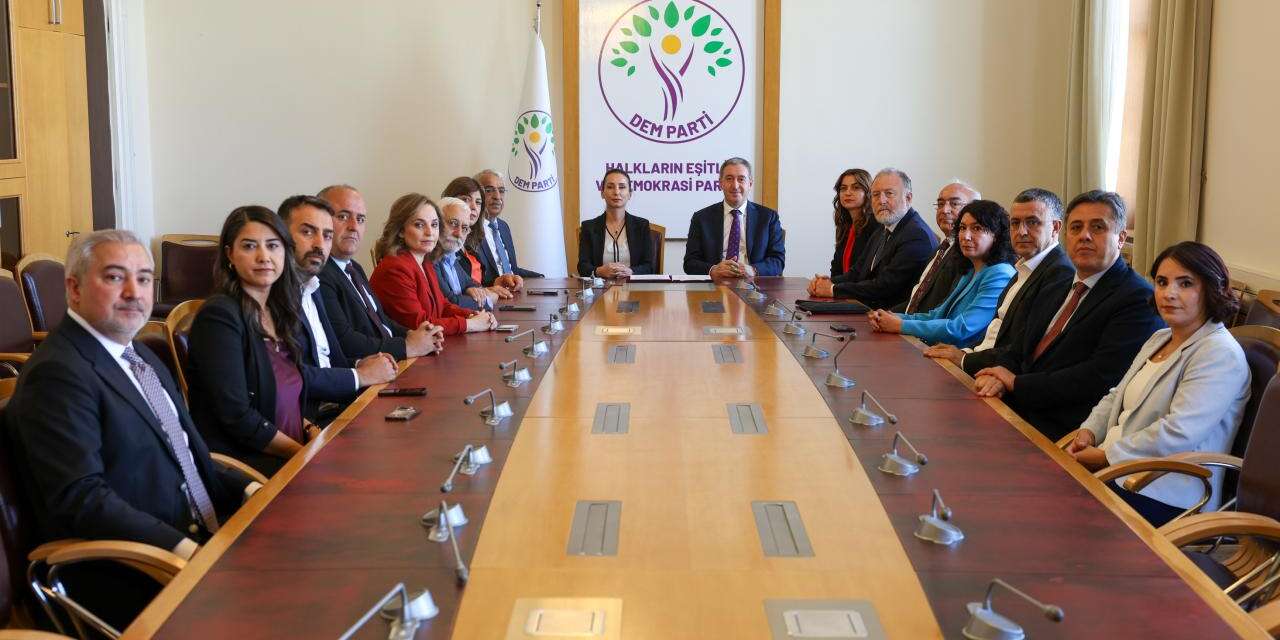 DEM Parti, Çerçeve Kanun Teklifini imzaladı