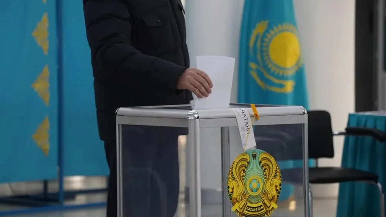 Kazakistan'da tek meclisli Kurultay'ın ilk seçimi yapılıyor!