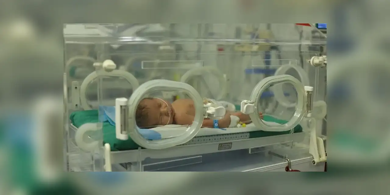 Pakistan'da bir hastanede çıkan yangında 15 bebek öldü