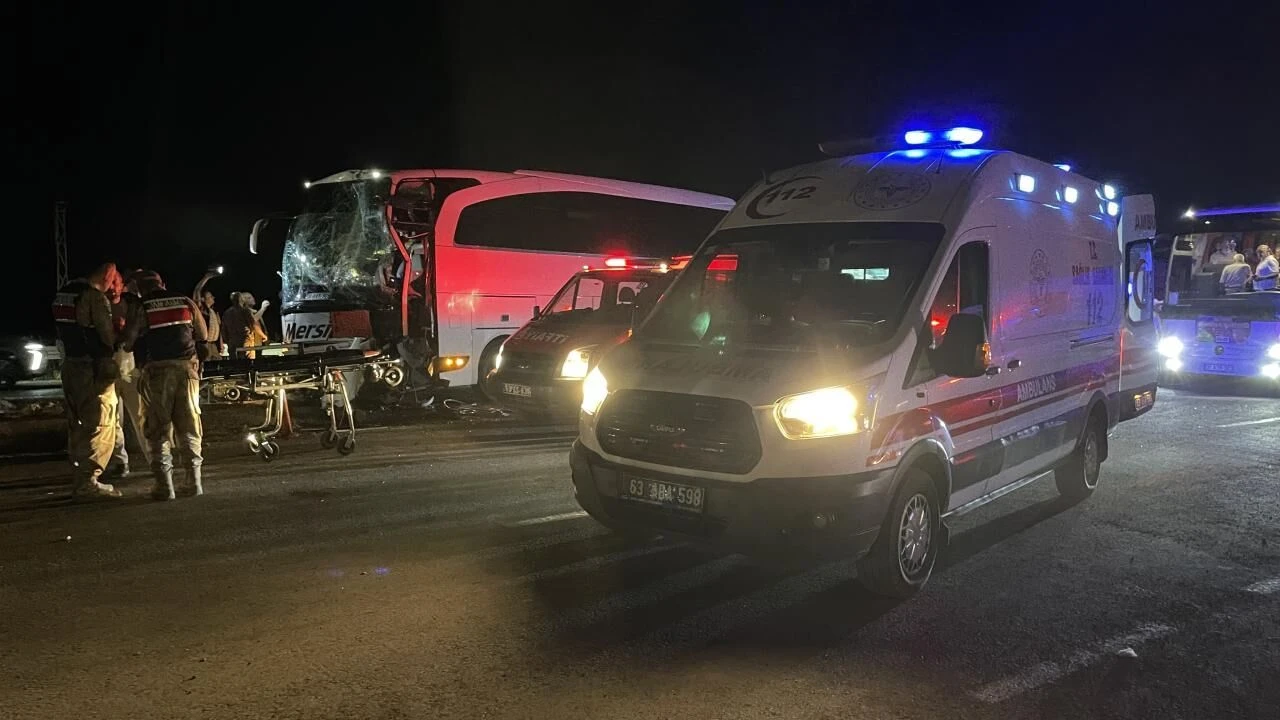 Şanlıurfa’da iki yolcu otobüsü çarpıştı: 13 yaralı
