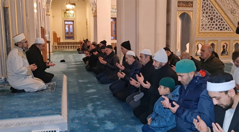 Şehitlerimiz İçin Sabah Namazında Dualar Edildi